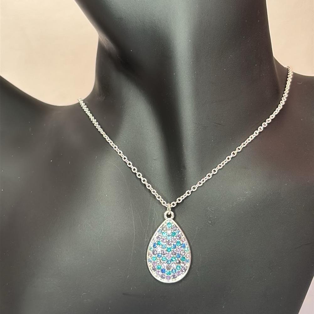 Avon Pastel Pave (Violet/Aqua/Sapphire & Tanzanite) Silver-Tone Pendant Necklace